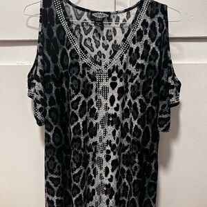 Black and White Leopard Print Blouse. Oliver O. Cold shoulder style.
